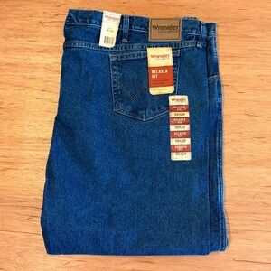 Wrangler Rugged Wear Relaxed Fit Mens Blue Jeans 35001AI Medium Wash 56x28 NWT